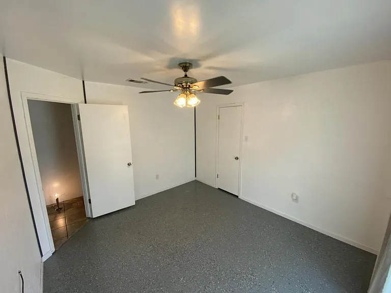 1122 Rhonda Lee St — Photo 9