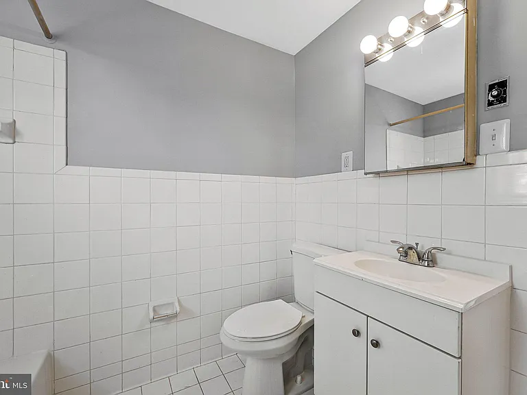1808 W Abingdon Dr #301 — Photo 6