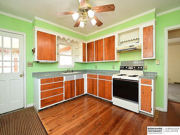 4th image of 6002 W Adams St