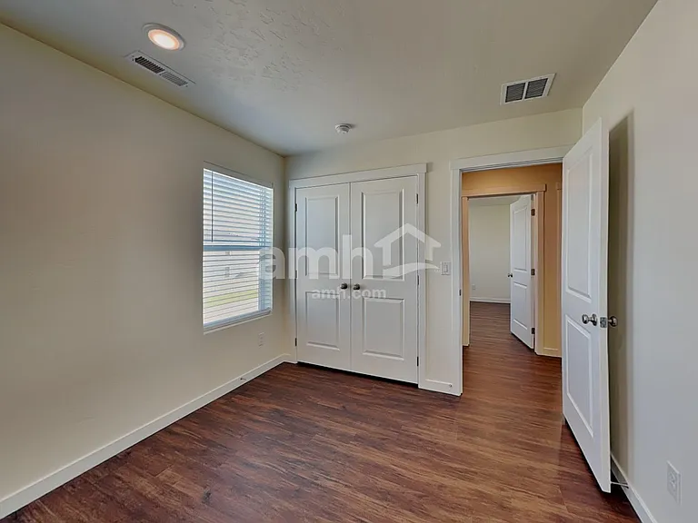 1519 N Barkvine Ave — Photo 14