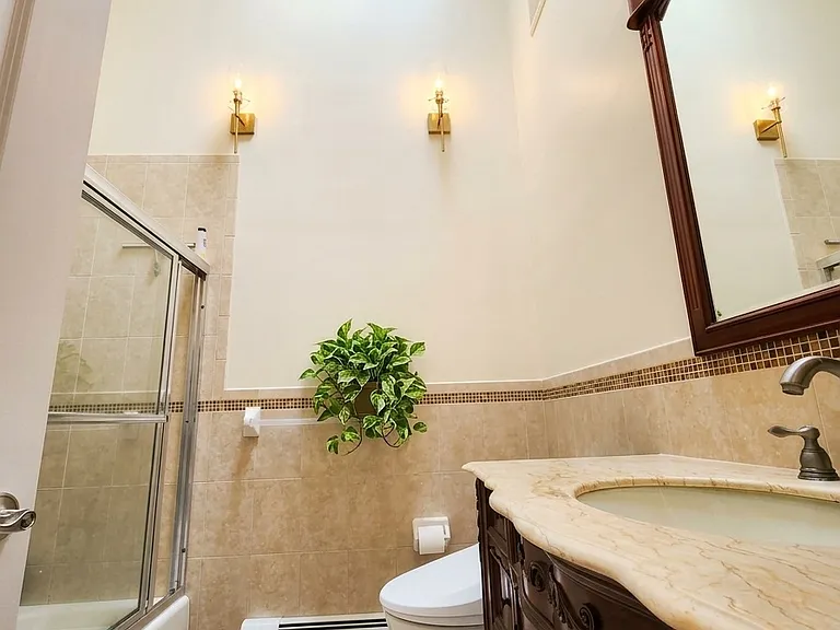 237 E Central Blvd #B — Photo 10