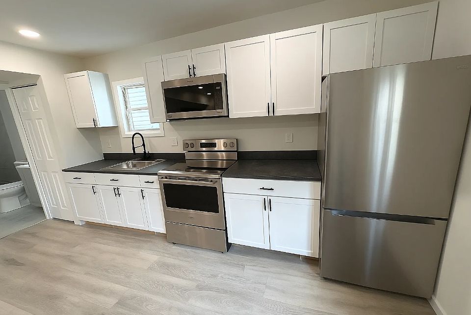 1st image of 115 Crawford Ave #A