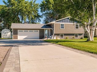 70112 218th St, Dassel, MN 55325