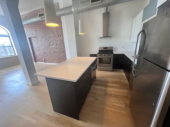 4th image of 726-28 Market St #905