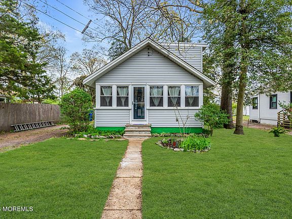 4th image of 109 Martin Road