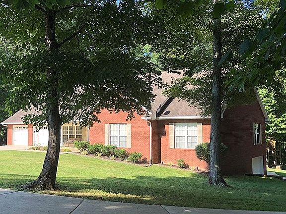 2nd image of 851 Shady Oak Dr