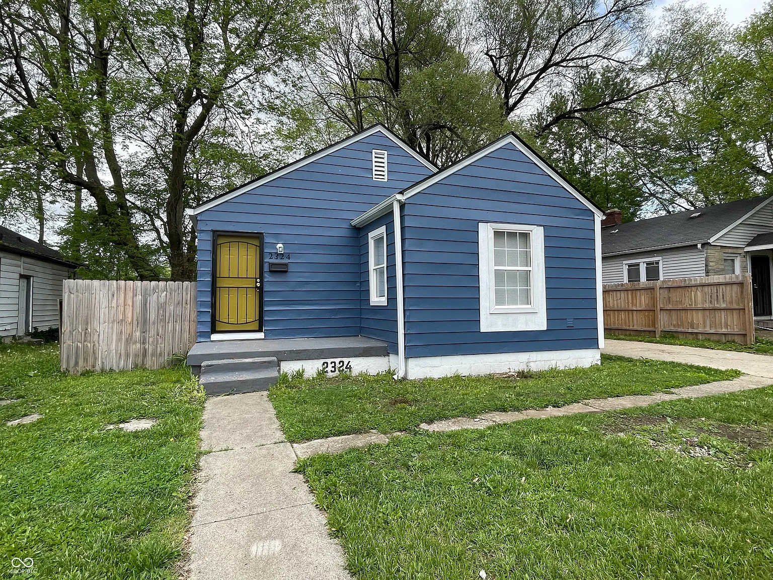 2324 E 36th St photo 1