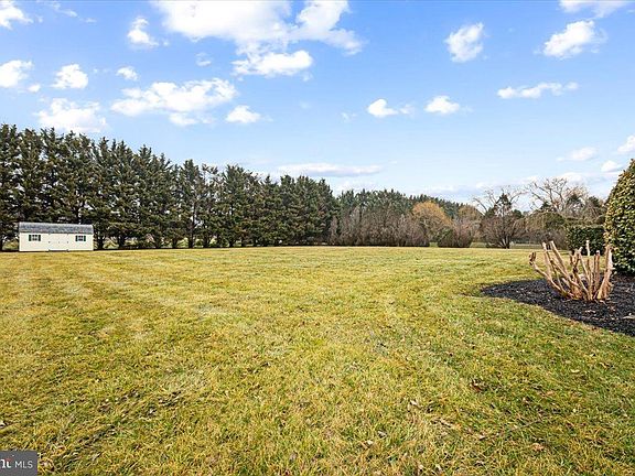 5th image of 54 Meadow Dr