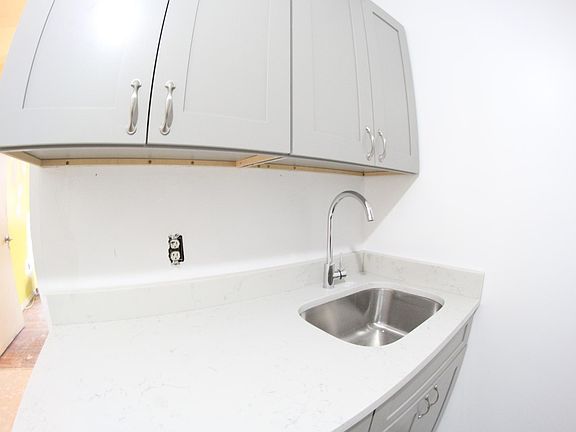5th image of 1368 Sheridan Ave #3C-1