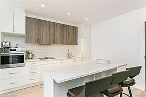 181 King St S #1010 — Photo 10