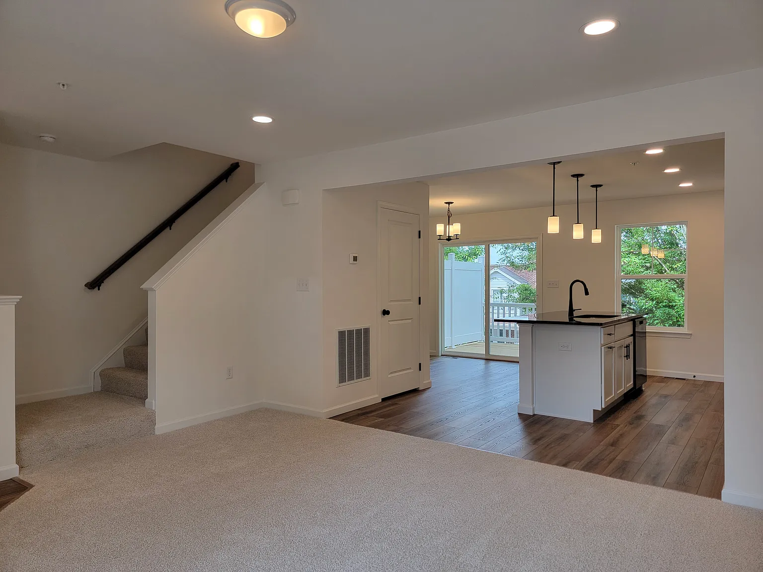 3 bed, 2.5 bath, 1598 sqft, $1,995 — Photo 4