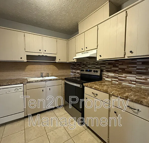 6200 Olde Towne Dr #A — Photo 9
