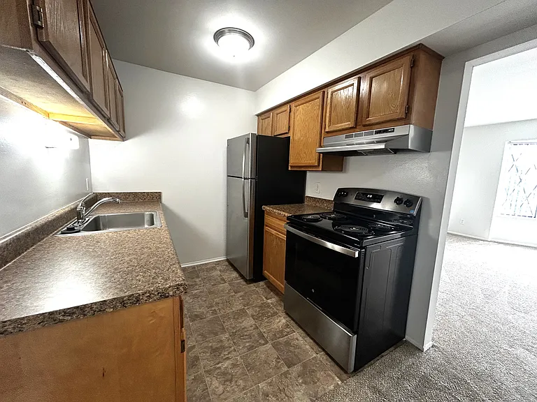 Charter Oaks Apartments — Photo 158