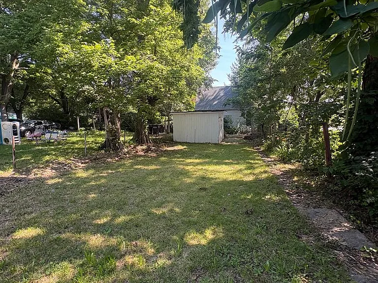 202 Van Buren St — Photo 4