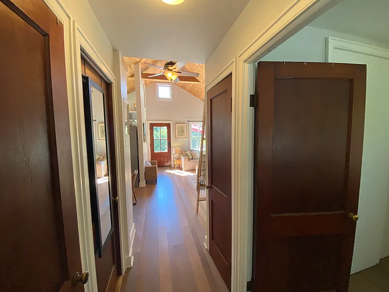 8 Old Fort Ln — Photo 16