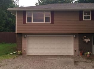 211 N Devoe St, Lone Tree, IA 52755