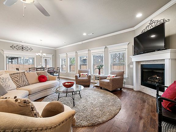 Gas fireplace- Open Plan
