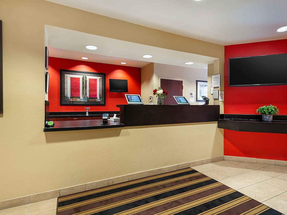 Lobby and Guest Check-in