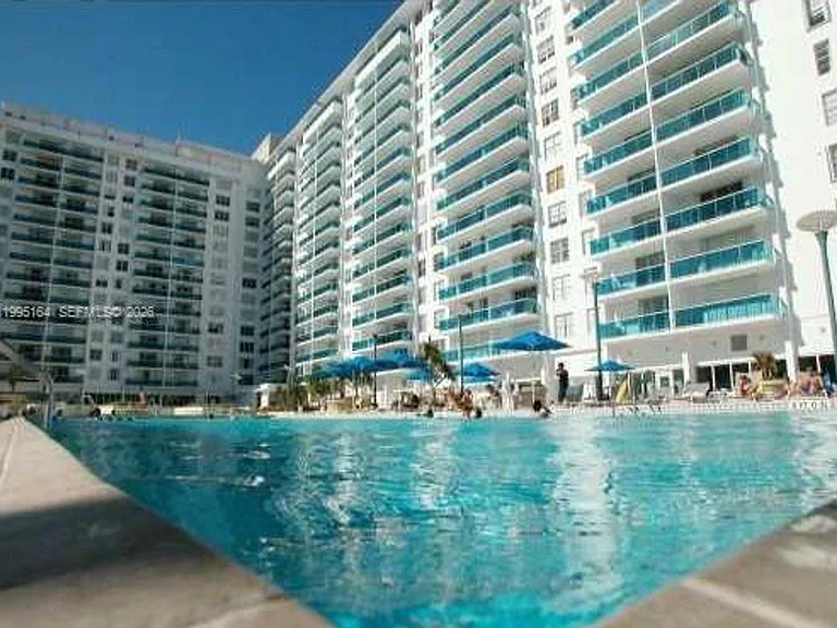 2301 Collins Ave #1507 — Photo 46