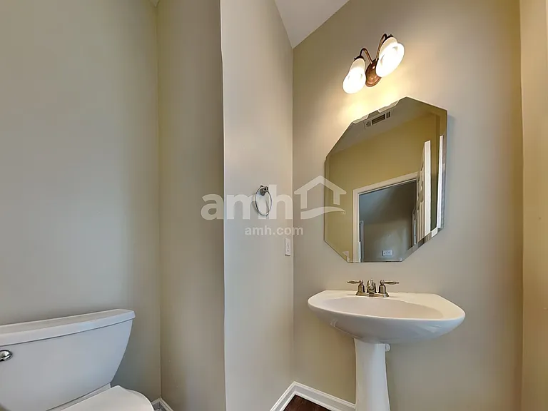 122 Tilton Dr — Photo 11