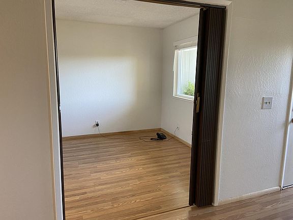 5th image of 715 Comet Dr