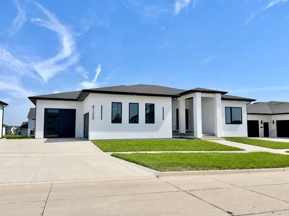4123 Westgate Pkwy, Clive, IA 50325