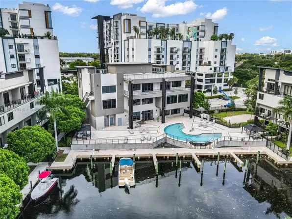 466 SE 1st Cir, Pompano Beach, FL 33060