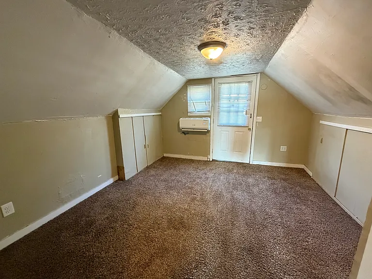 1490 Indianola Ave #1 — Photo 15