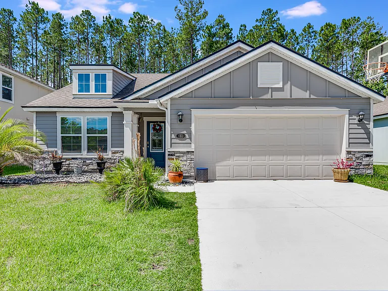 31 Glasgow Dr — Photo 2