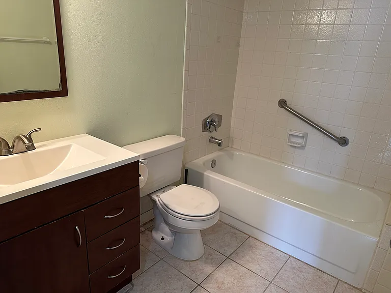951 Courtyard Ln #32 — Photo 6