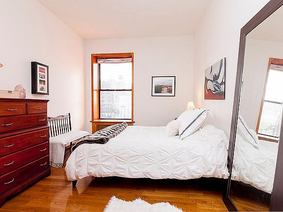 4th image of 66 W 77th St APT 46