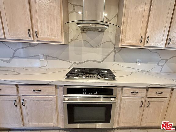 2nd image of 2701 S Harcourt Ave #2701
