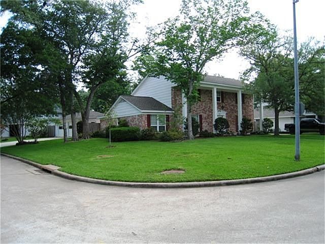 1st image of 830 Baronridge Dr