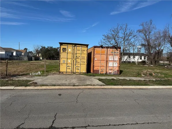 49647 Forstall St, New Orleans, LA 70117