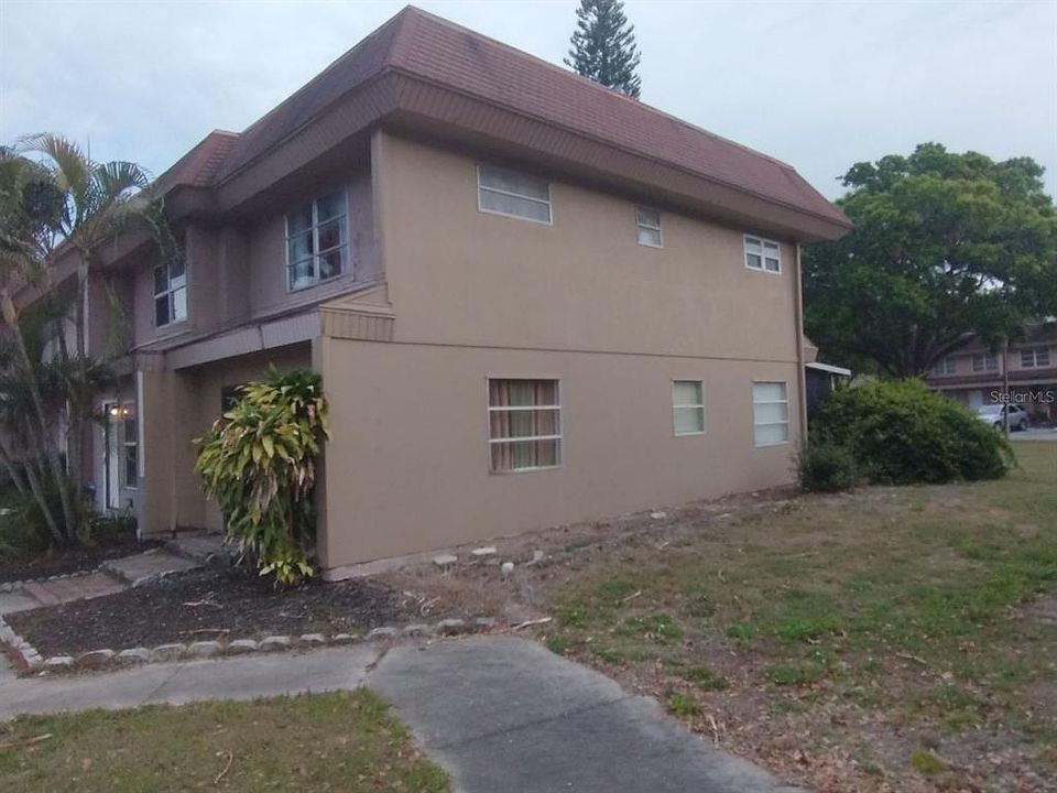 1st image of 224 Elliot Ave #225