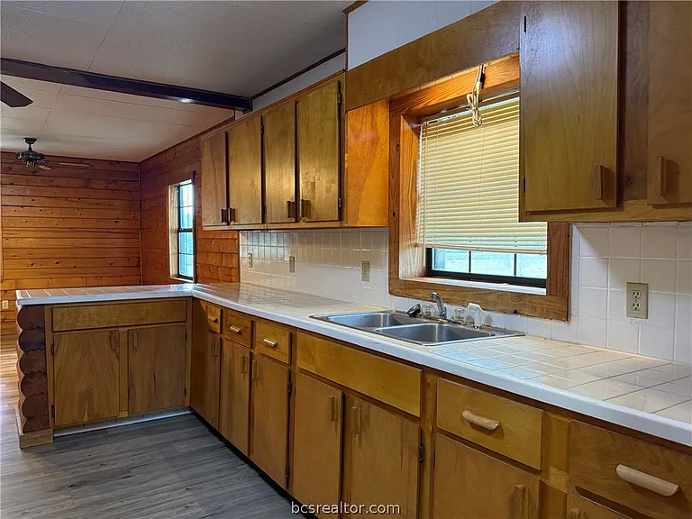 9581 Valley View Dr — Photo 9