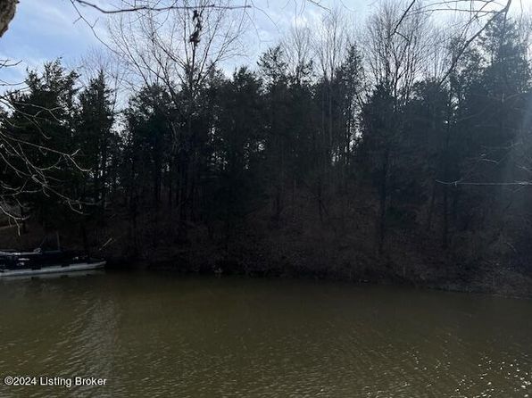 42 Trailwoods Lake Rd, Bagdad, KY 40003