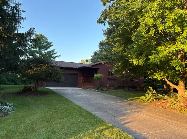 2231 Nancy Ln, Saint Joseph, IL 61873