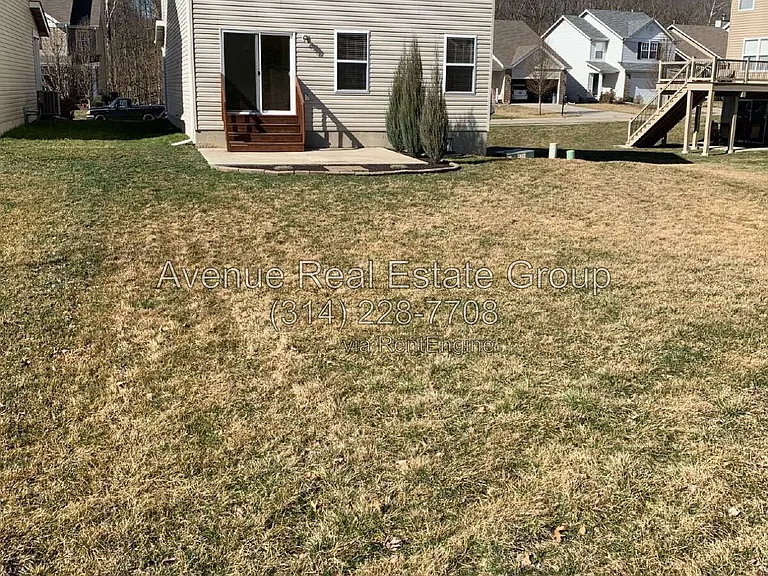 554 Parkgate Dr — Photo 34
