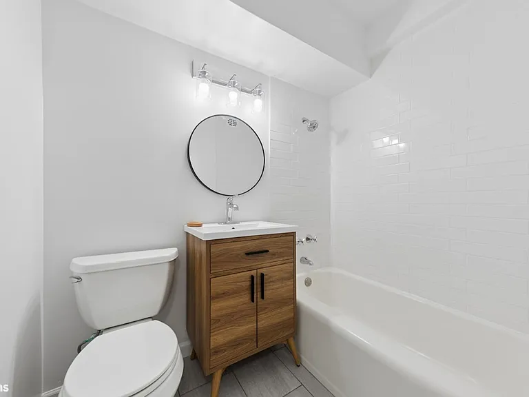411 E 53rd St #14M — Photo 7