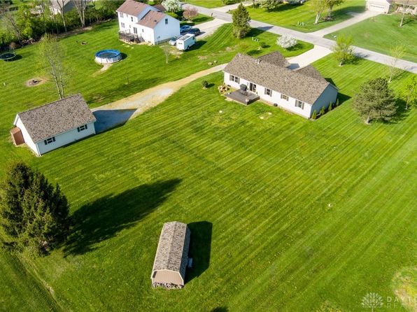 5335 Greg Dr, Saint Paris, OH 43072
