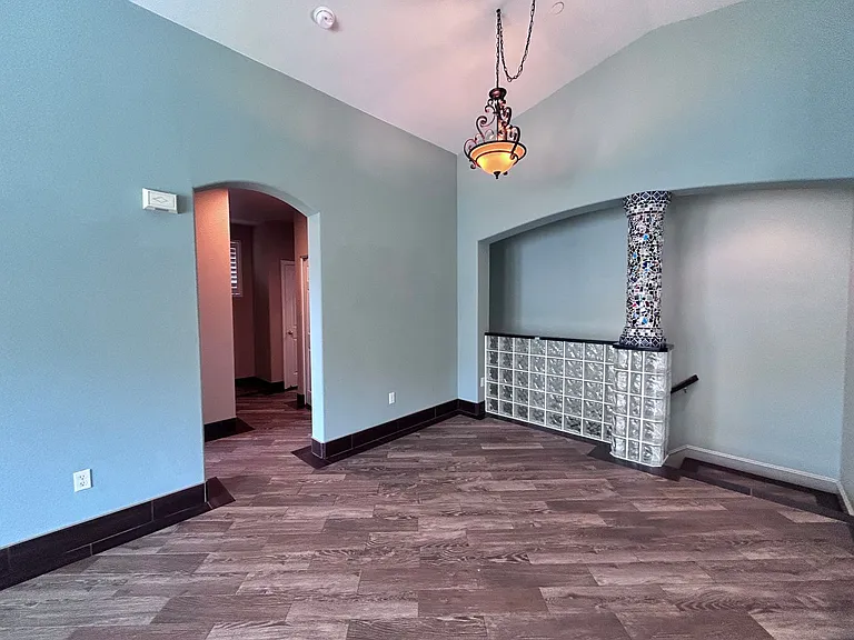 201 Ferry Cir — Photo 6