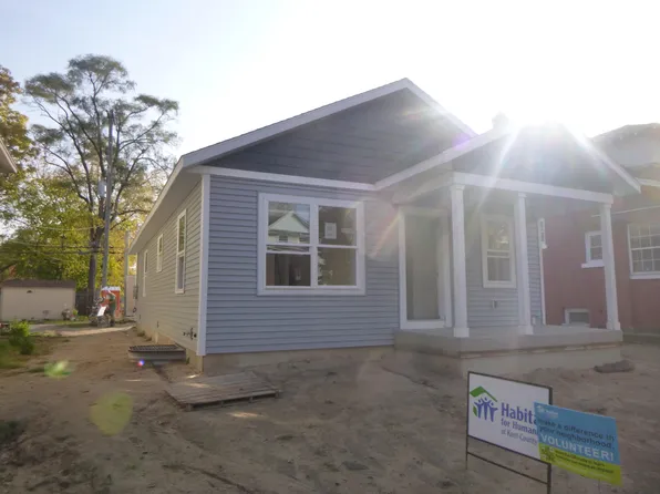 1264 Lafayette Ave, Grand Rapids, MI 49507