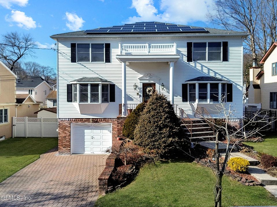 1st image of 141 Eylandt St