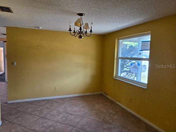 3rd image of 7146 Carmel Ave