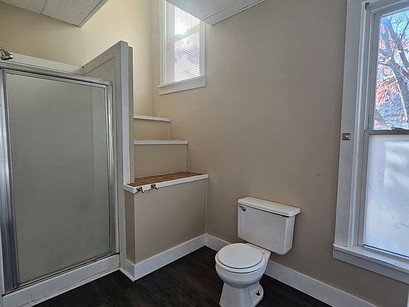 2nd image of 301 E Jefferson St #11290358