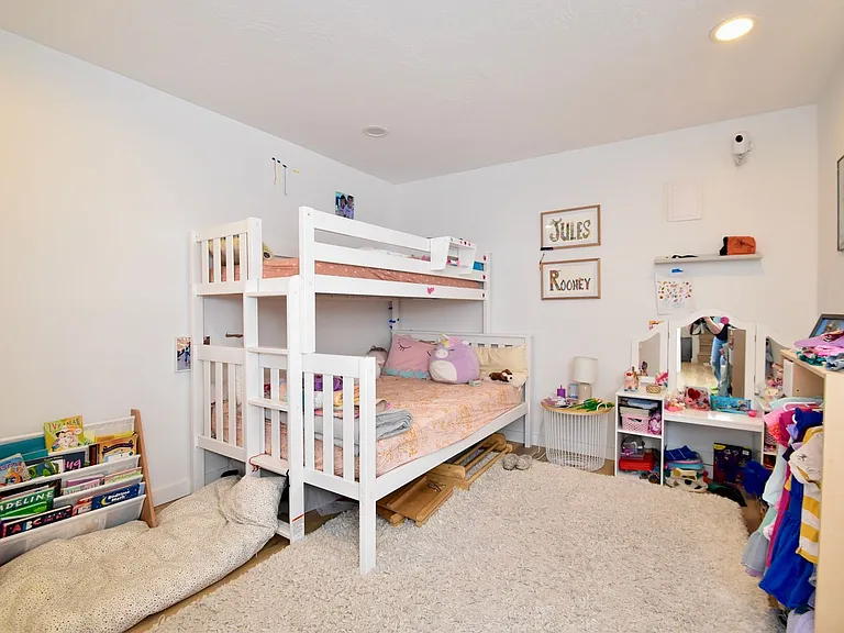 854 E Kensington Ave — Photo 24