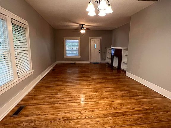 2nd image of 2224 E 19th St #1622