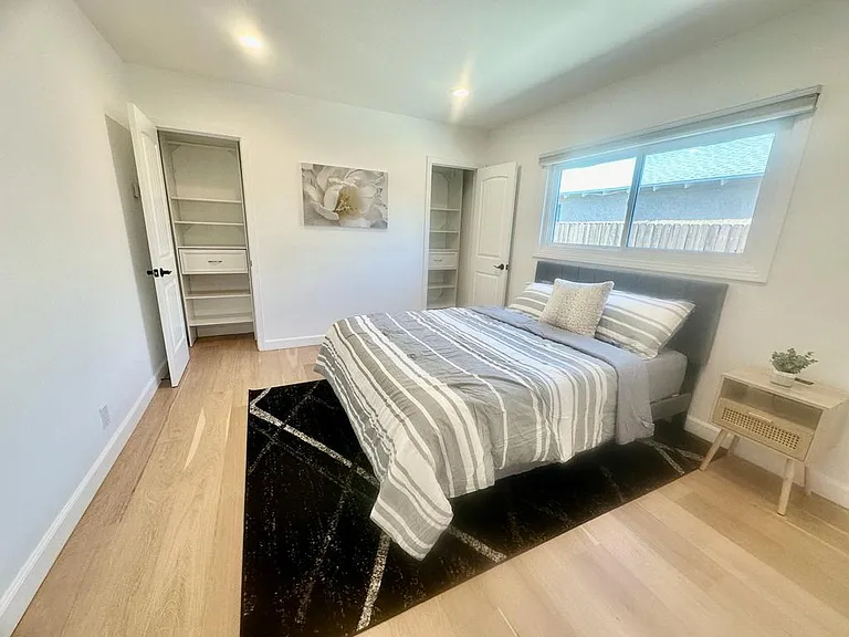 23032 Mariano St — Photo 21