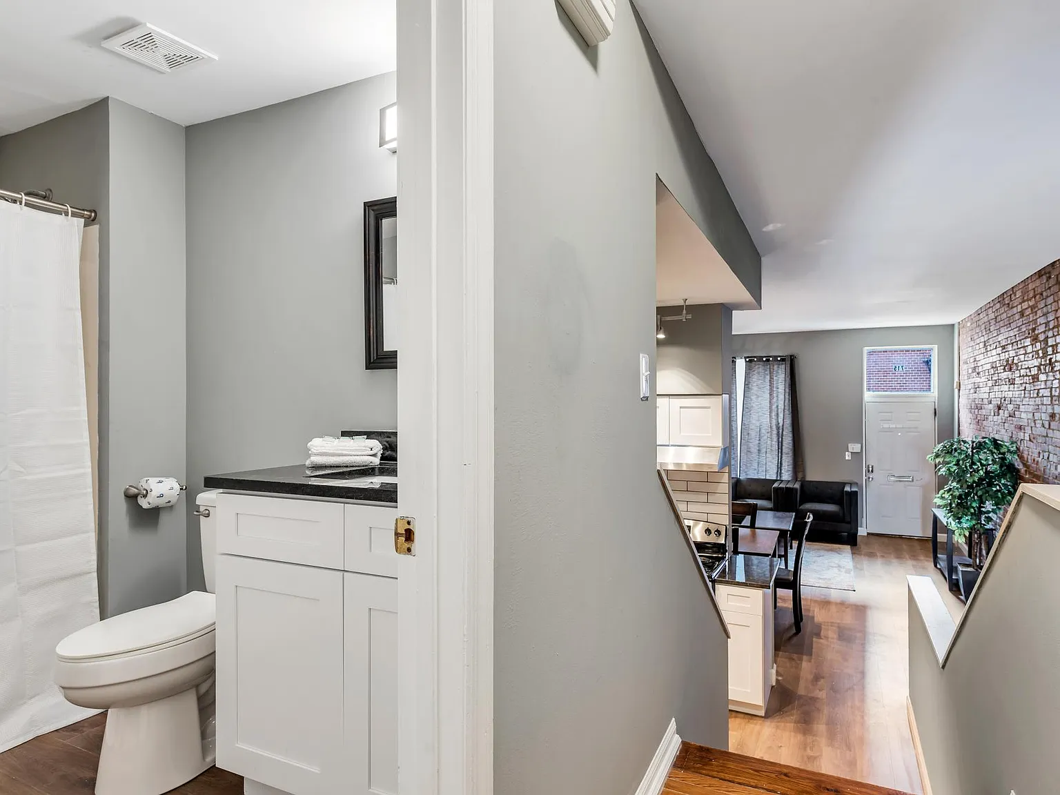 3 bed, 1200 sqft, $1,800 — Photo 3